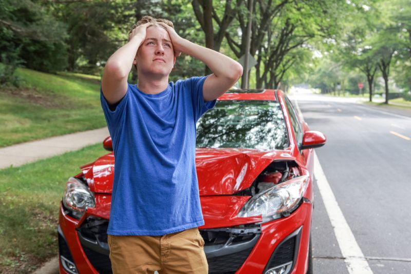 Teenager overwhelmed after a car accident